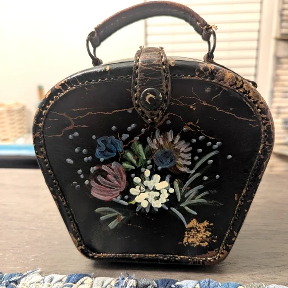 Vintage 1950s Hand-Painted Leather Box Purse w/ Batik Lining – Mid-Century Novel - Picture 2 of 10